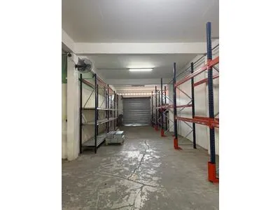 A LOUER,Fort de france proche du port DEPOT de 425 m2