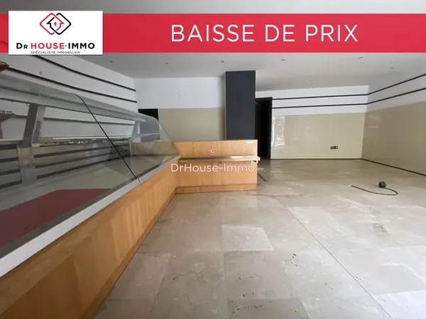 MAISON DE VILLAGE AVEC MURS COMMERCIAUX ET APPARTEMENT MAISON DE VILLAGE AVEC MURS COMMERCIAUX OU GA