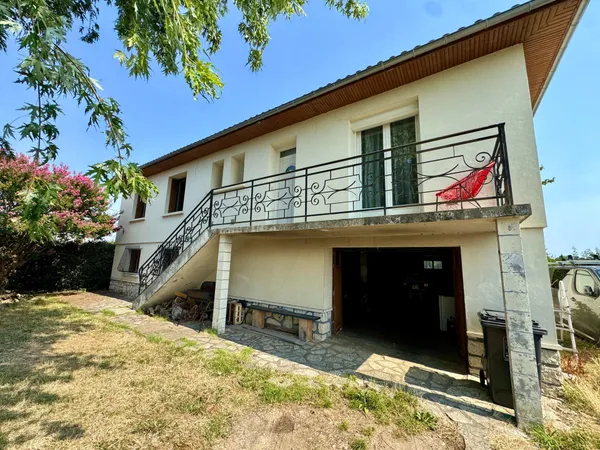 Maison 4 chambres avec grand sous-sol aménageable