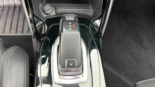 Peugeot 2008 puretech 130 s&amp;s eat8 — photo 91