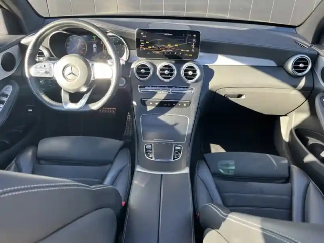 Mercedes Glc 300de 4matic amg line — photo 10