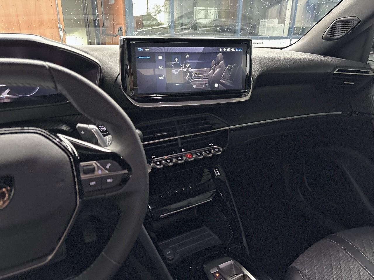 Peugeot 2008 130 s&s eat8 allure — photo 14