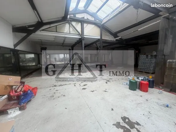 Local bureaux 262 m²
