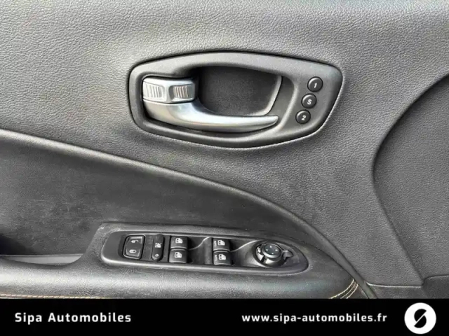 Jeep Compass 1.6 i multijet ii 120 ch bvm6 — photo 25