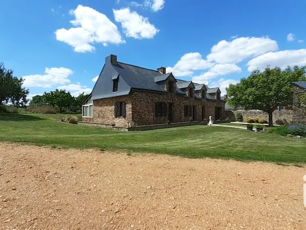 Maison 5 pièces 140 m²