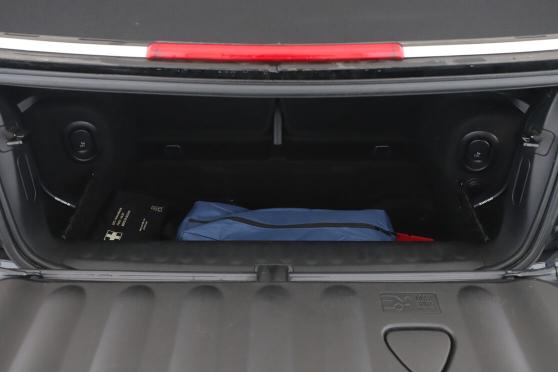 MINI Cabrio Cooper SD Finition Red Hot Chili BVA6 — photo 16