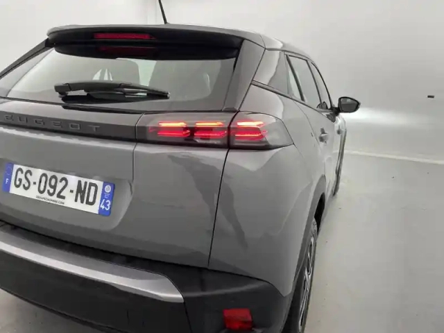 Peugeot 2008 puretech 100 s&amp;s bvm6 — photo 31
