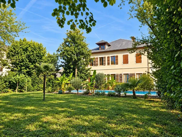Maison de luxe 9 pièces 166 m²