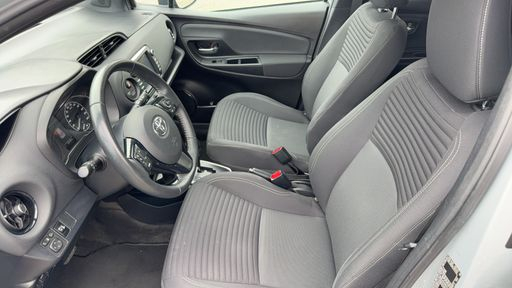 Toyota Yaris 1.5 VVT-i 100 Hybrid E-CVT - Collection – 2018 – 36785 km – Hybride essence – Boîte Automatique — photo 16