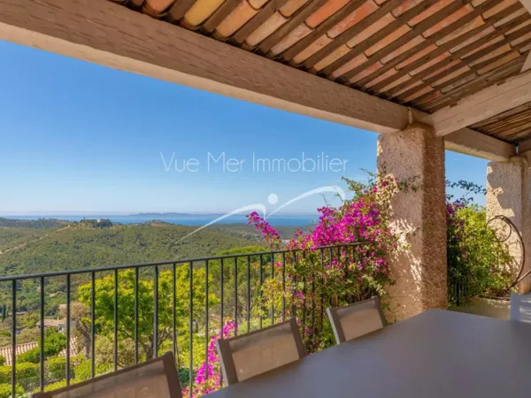 VILLA en position dominante - Bormes-Les-Mimosas