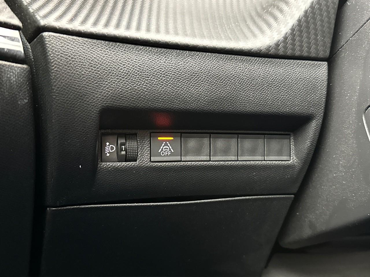 Peugeot 2008 electrique 136 ch style — photo 16