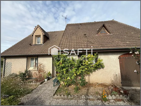 Idéalement située, en plein centre maison 4 chambres avec une vie de plain-pied