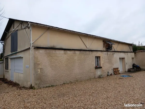 LOCAL PROFESSIONNEL À LOUER - 170 m² + GRENIER 170 m² - COGNAC