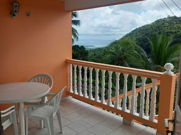 Location f2 semi meublé à l'année,bas de villa, e pleine campagne