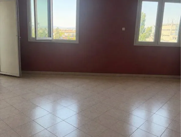 Appartement T4 de 69,94 m² à rénover - 139 000 à débattre - Villeurbanne