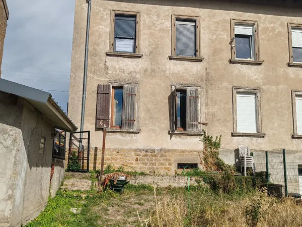 Hettange Grande F2 avec jardin, cave et remise.