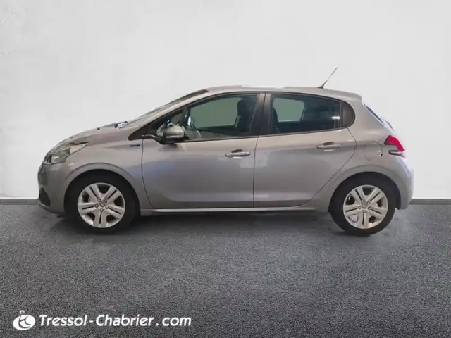 Peugeot 208 puretech 82ch s&amp;s bvm5 signature — photo 20