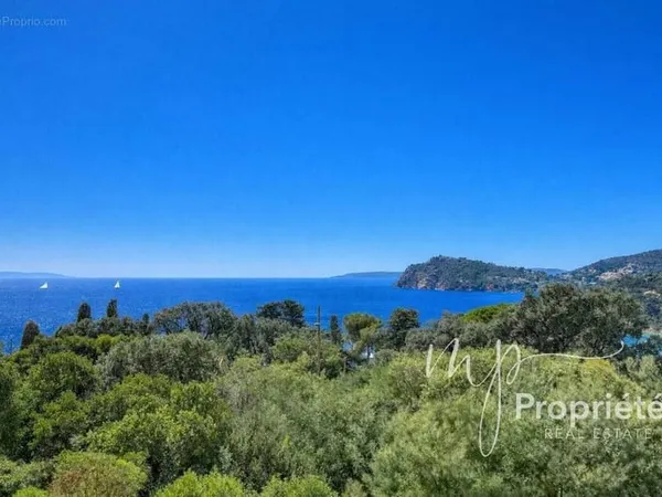 Appartement à vendre Rayol Canadel sur Mer Vue mer +parking + garage inclus
