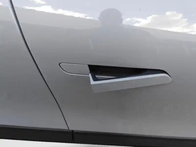 Renault Megane e-tech electric ev60 220ch iconic super charge — photo 9