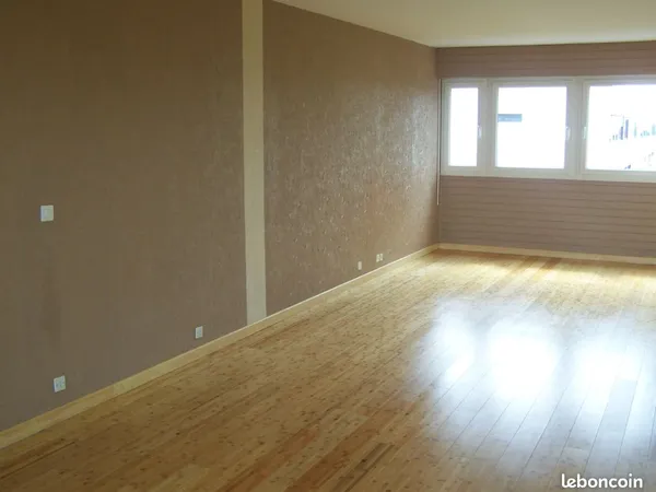 Appartement - 3 pièces - 63m² - étage 3/3