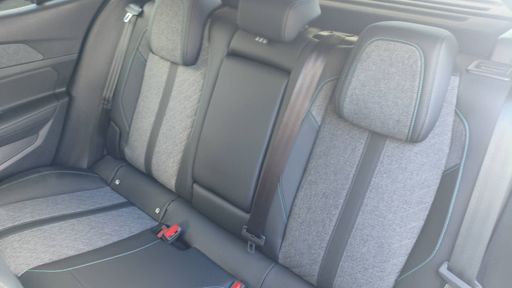 Peugeot 408 1.6 THP 225 Hybrid e-EAT8 - 408 – 2023 – 15164 km – Hybride rechargeable – Boîte Automatique — photo 30