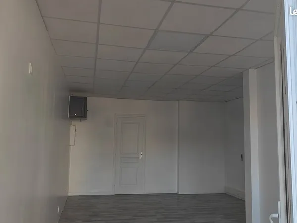 Local commercial / stockage / bureaux