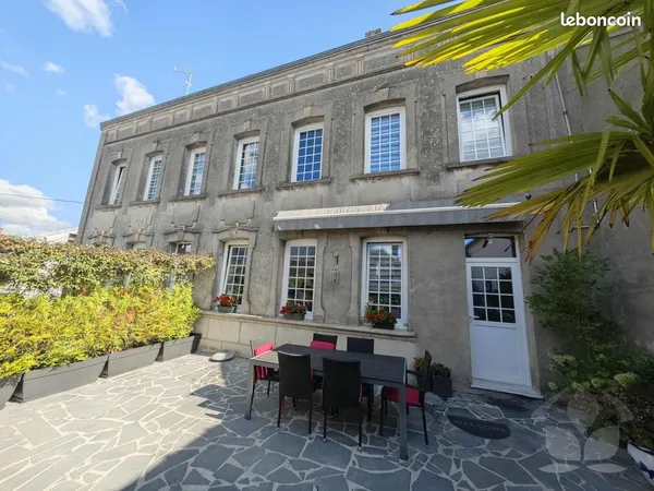 Maison 7 pièces 186 m²