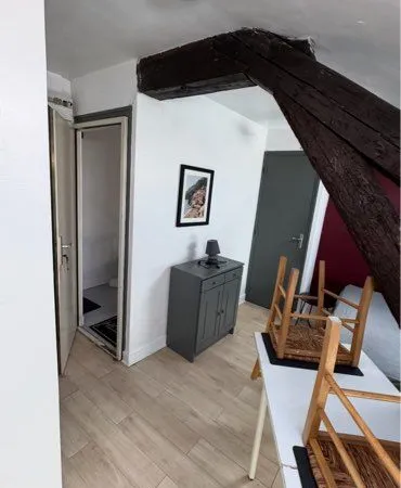Studio entièrement rénové