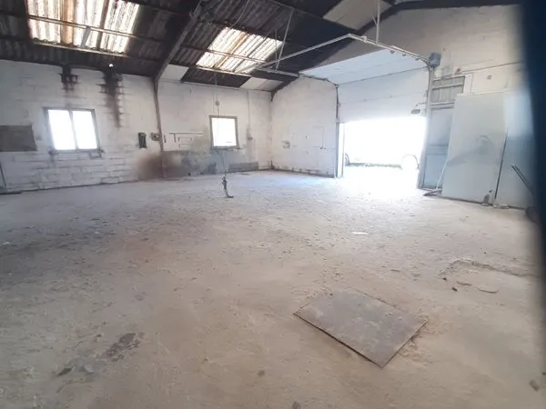 Local de stockage environ 240m2
