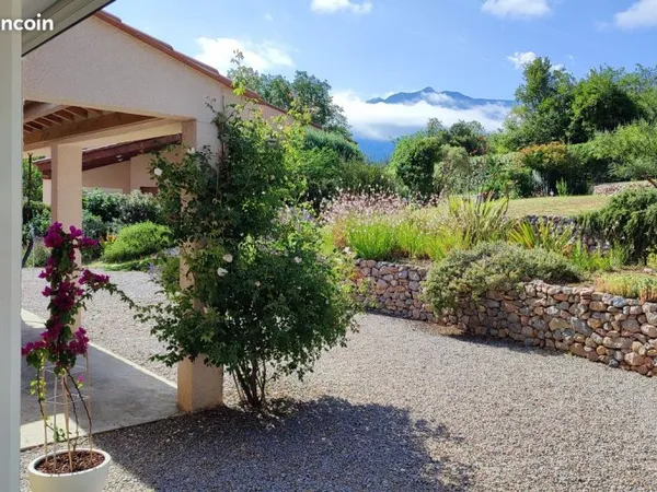 Maison 4 faces de 132 m2 - terrain de 1600 m2 - Ria-Sirach