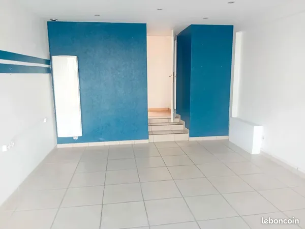 Vente d un local commercial et au dessus un T1bis quartier st.leonard a Angers