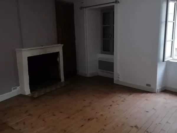 Location Maison de ville proche du centre ville et des écoles