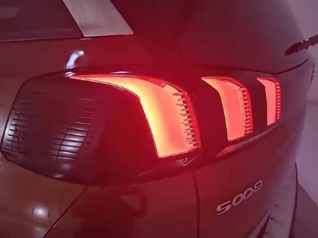 Peugeot 5008 puretech 130ch s&amp;s eat8 — photo 37
