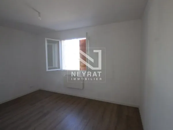 MAISON DE 2012 - 3 CHAMBRES - BRUAILLES