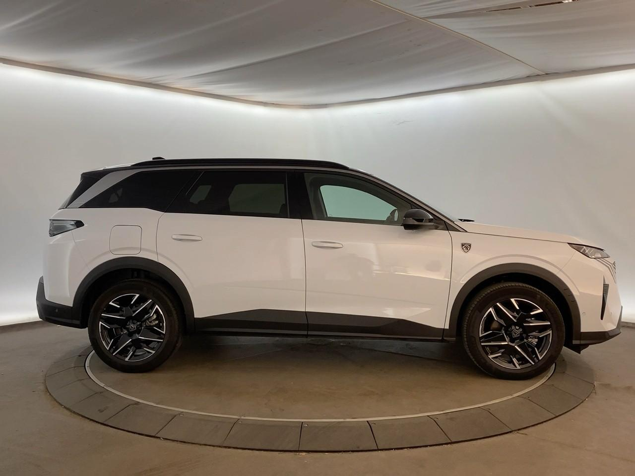 Peugeot 5008 hybrid 145 ch e-dcs6 gt — photo 4