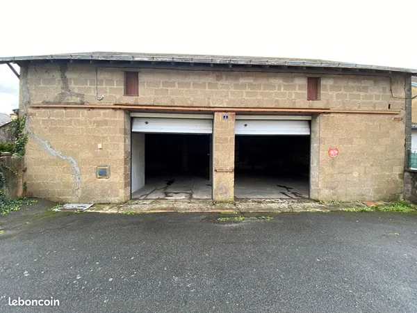 Parking/box 1 pièce 170 m²