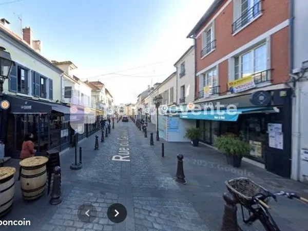 Commerce habillement/textile 45 m²