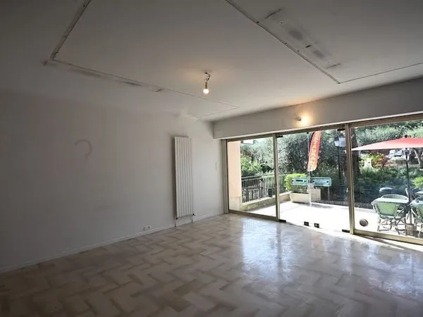 Local 2 pièces 63 m²
