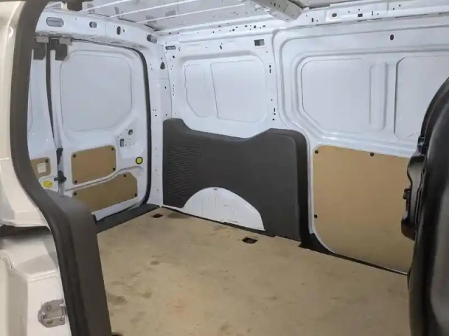 Ford Transit Connect l2 1.0e 100ch e85 trend business nav — photo 10