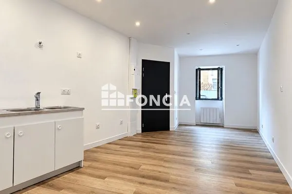 Local 2 pièces 27 m²