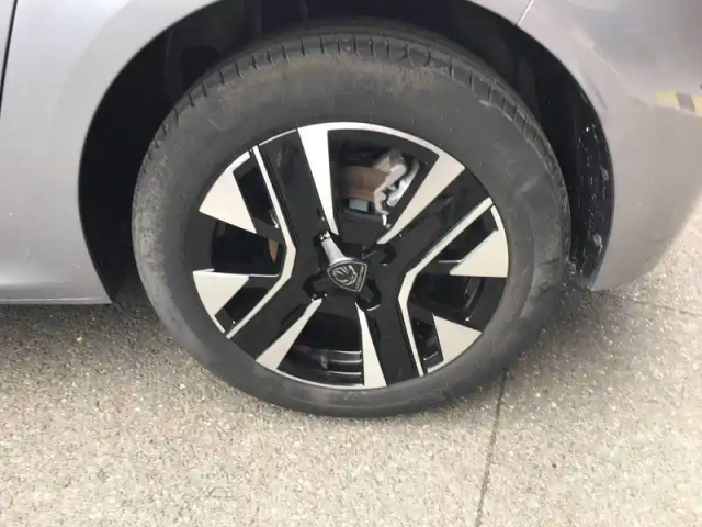 Peugeot 208 100 s&amp;s bvm6 — photo 26