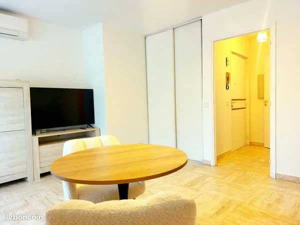 Studio 1 pièce 26 m²