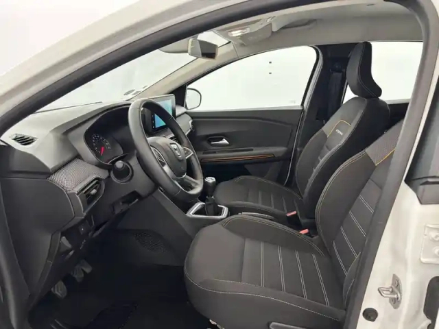 Dacia Sandero eco-g 100 — photo 18