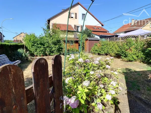 Maison mitoyenne à rénover de 83.73 m² avec jardin à PETITE ROSSELLE