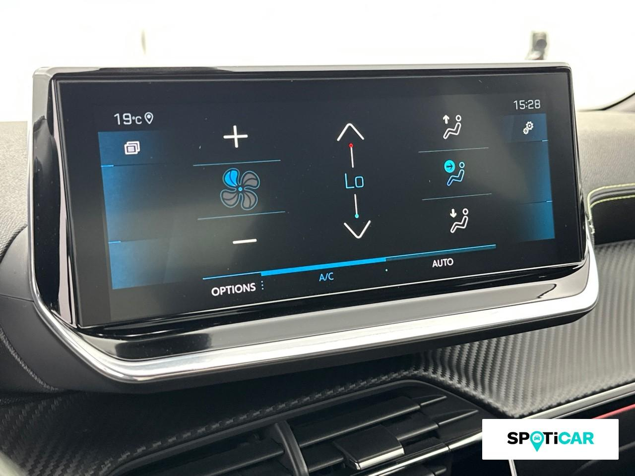Peugeot 2008 1.2 puretech 130ch s&s gt eat8 — photo 13