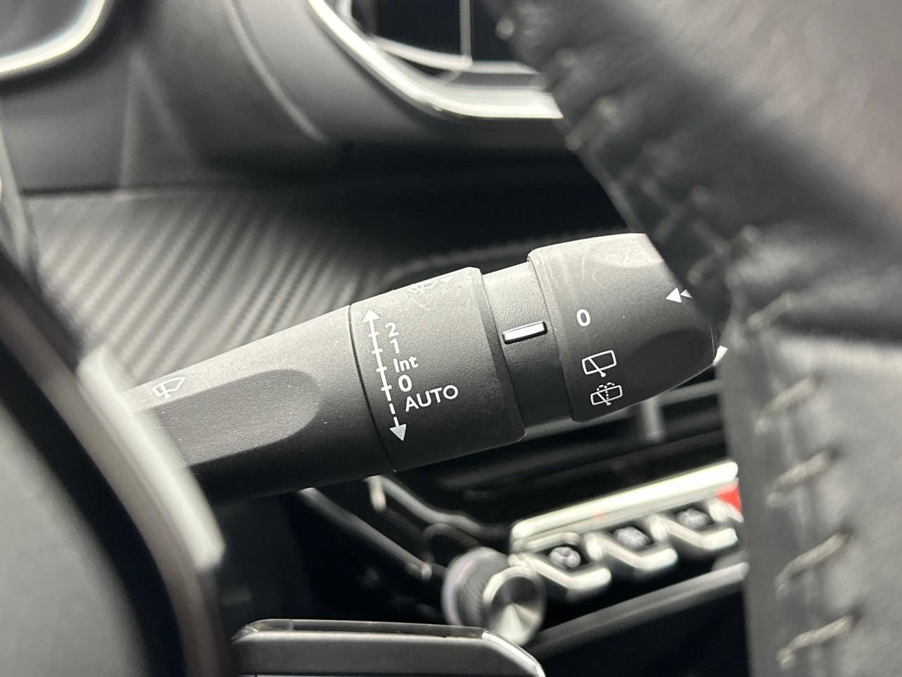 Peugeot 2008 puretech 100 s&s bvm6 style — photo 20
