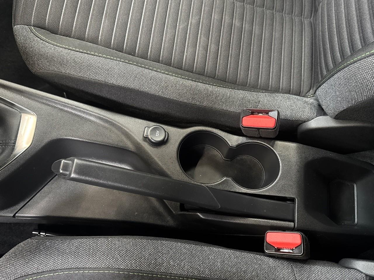 Peugeot 2008 1.2 puretech 100ch s&s active — photo 20