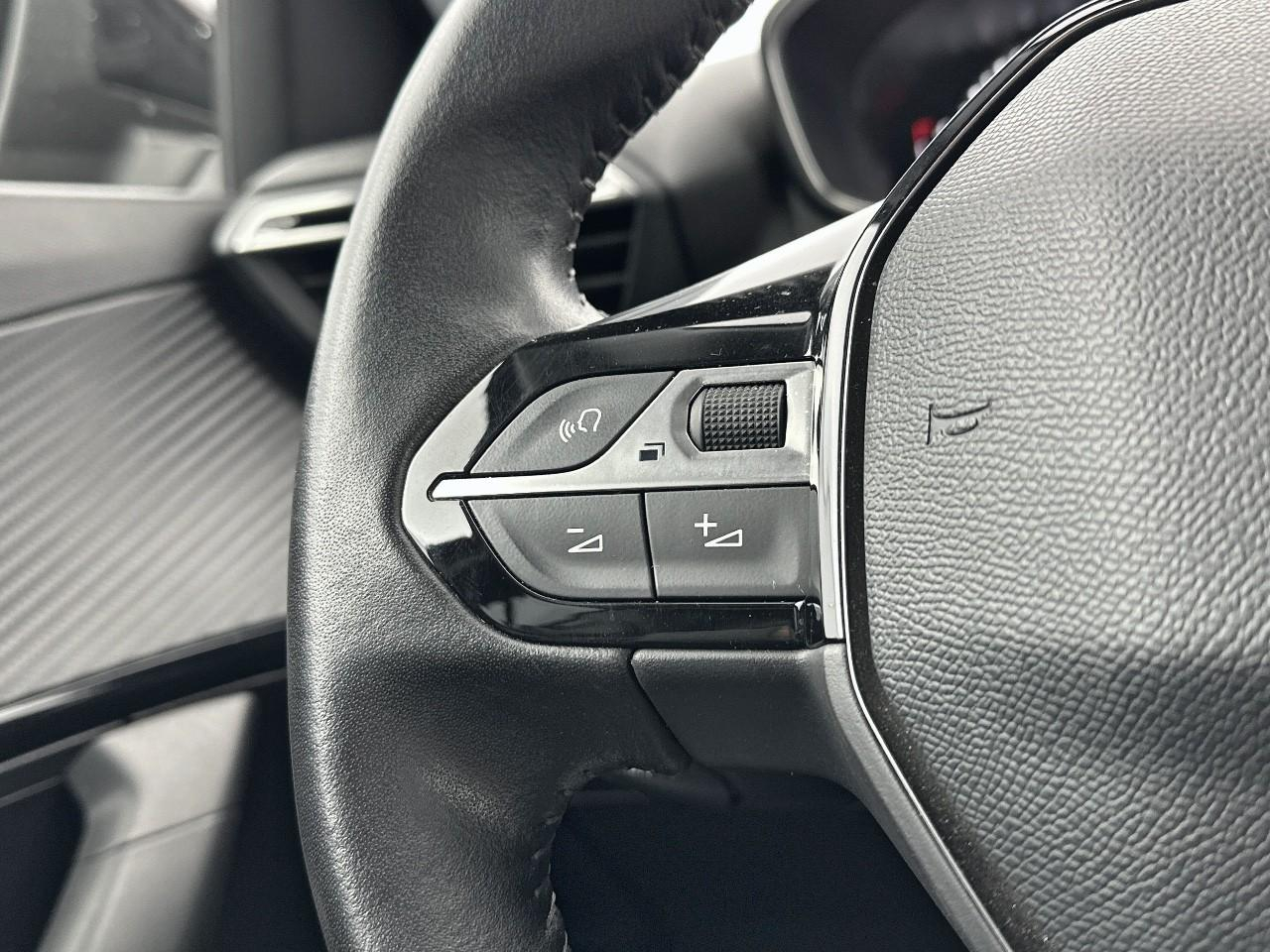 Peugeot 2008 puretech 100 s&s bvm6 allure — photo 16