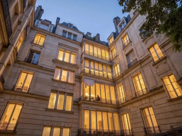RARE — PARIS 8€ | À QUELQUES PAS DE L'AVENUE DES CHAMPS-ÉLYSÉES
