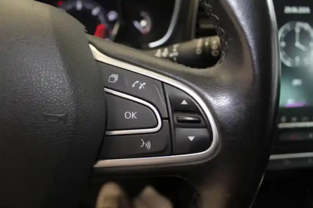 Renault Megane mégane iv berline dci 165 energy edc — photo 29